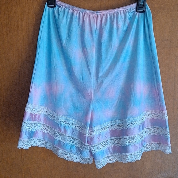 Vintage Tie-dye Velrose Bloomer Slip Shorts - Picture 3 of 3